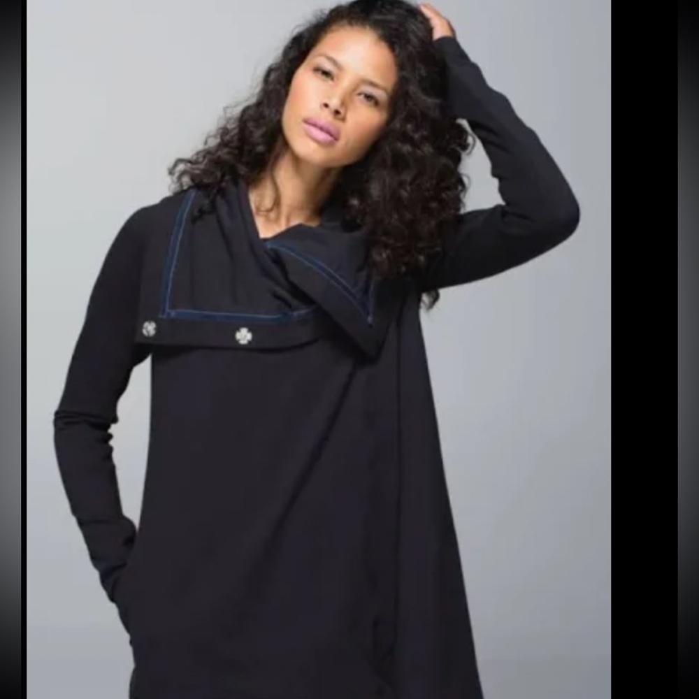 Lululemon "Savasanah" Wrap W 10